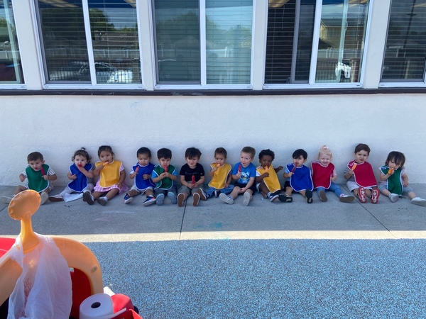 Toddlers in line